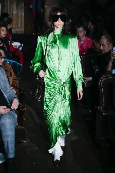 Look 54